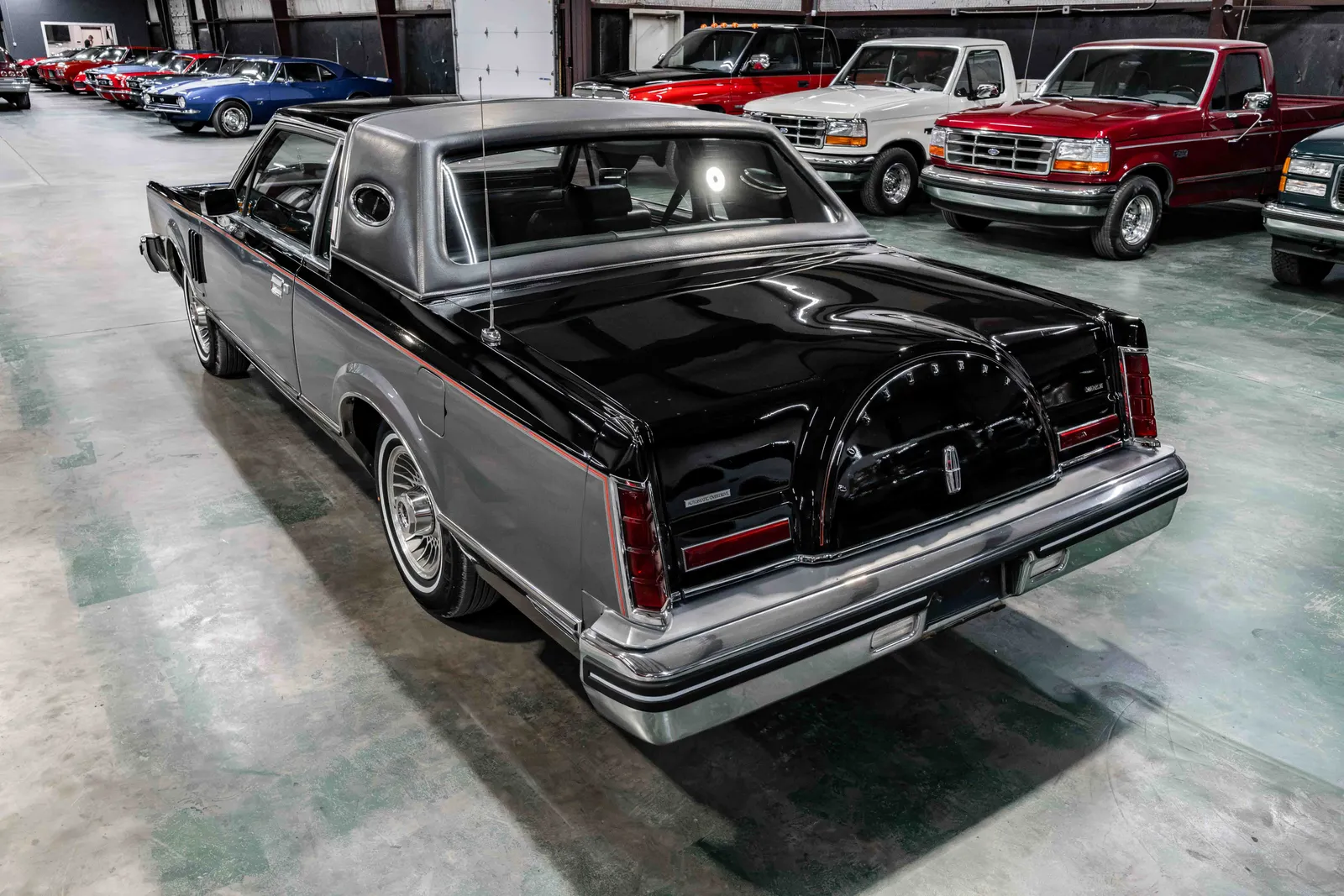 1983-Lincoln-Continental-Black-668677--35.jpg
